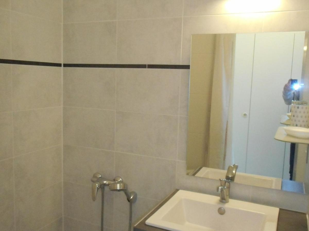 Studio Renove En Bord De Mer Avec Terrasse, Parking Et Wifi A Villeneuve-Loubet - Fr-1-252A-29 Екстериор снимка