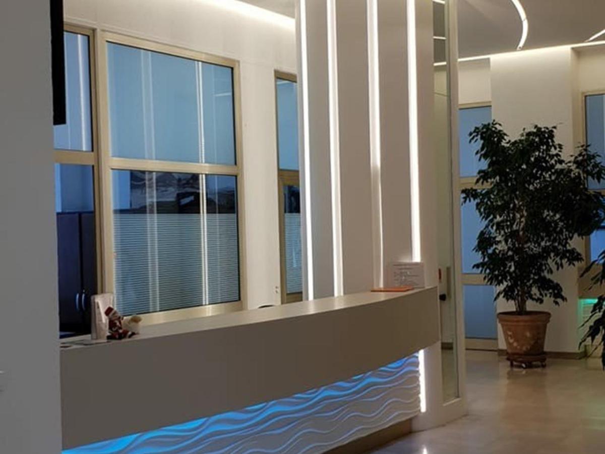 Studio Renove En Bord De Mer Avec Terrasse, Parking Et Wifi A Villeneuve-Loubet - Fr-1-252A-29 Екстериор снимка